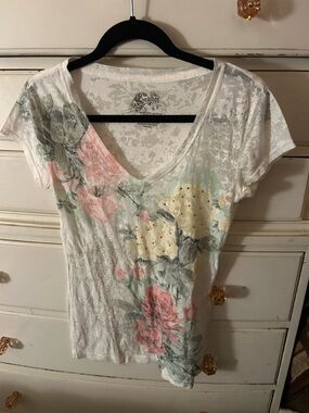 Stranded White Short Sleeve V-Neck Tee with Pink, Yellow Floral Rose Print